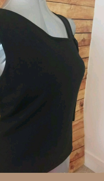 🌸 flash sale Banana Republic black silk  top - Picture 2 of 4